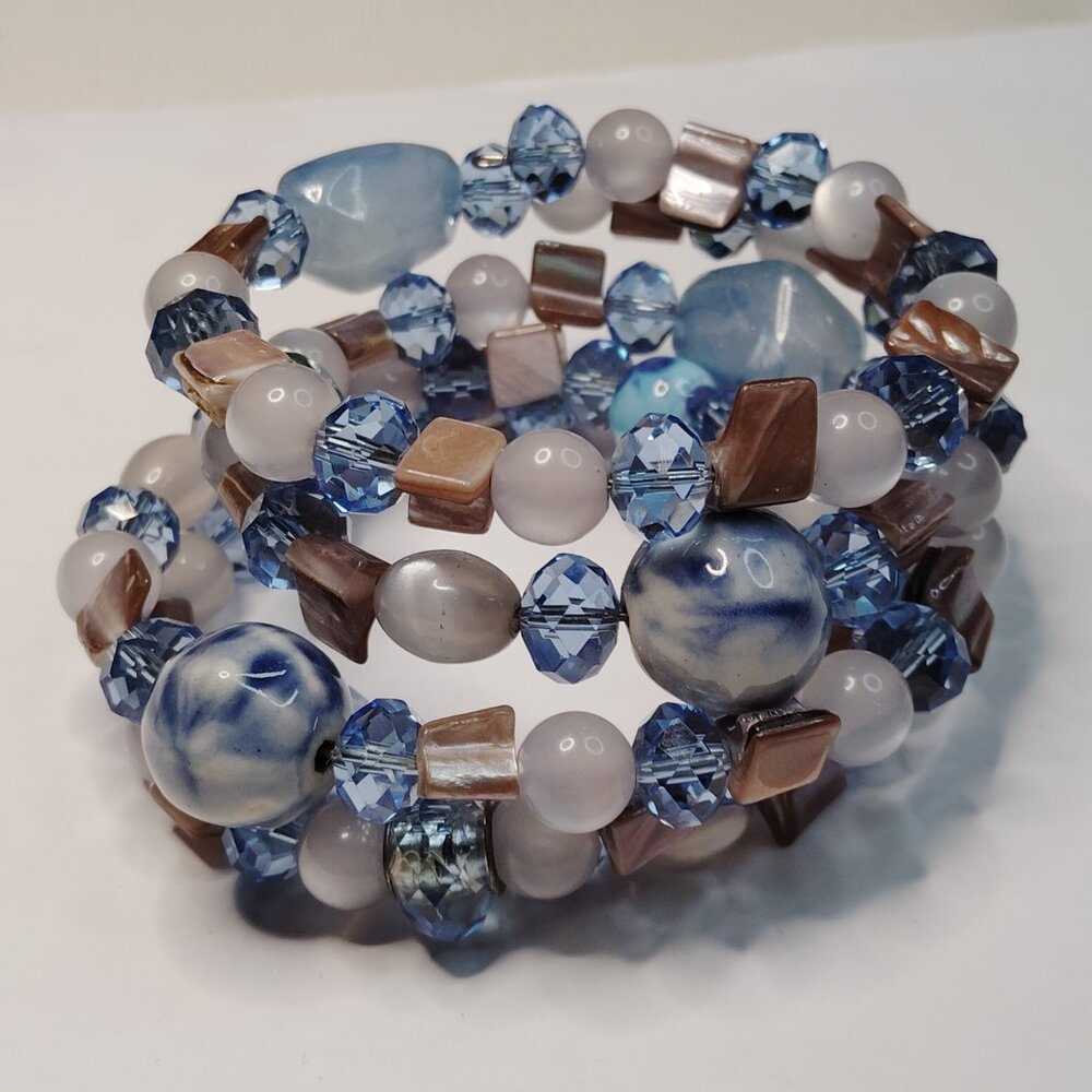Tan Shell & Blue Glass Memory Wire Bracelet with Lucite & Porcelain Beads